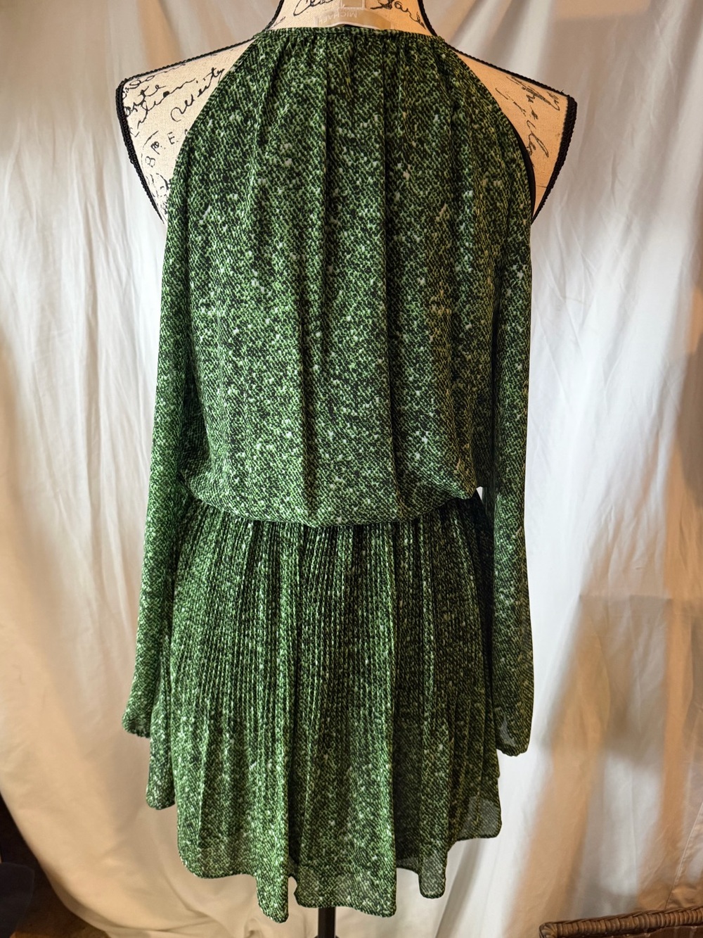 Michael Kors Green Long-Sleeve Pleated Halter Dress - Picture 5 of 6